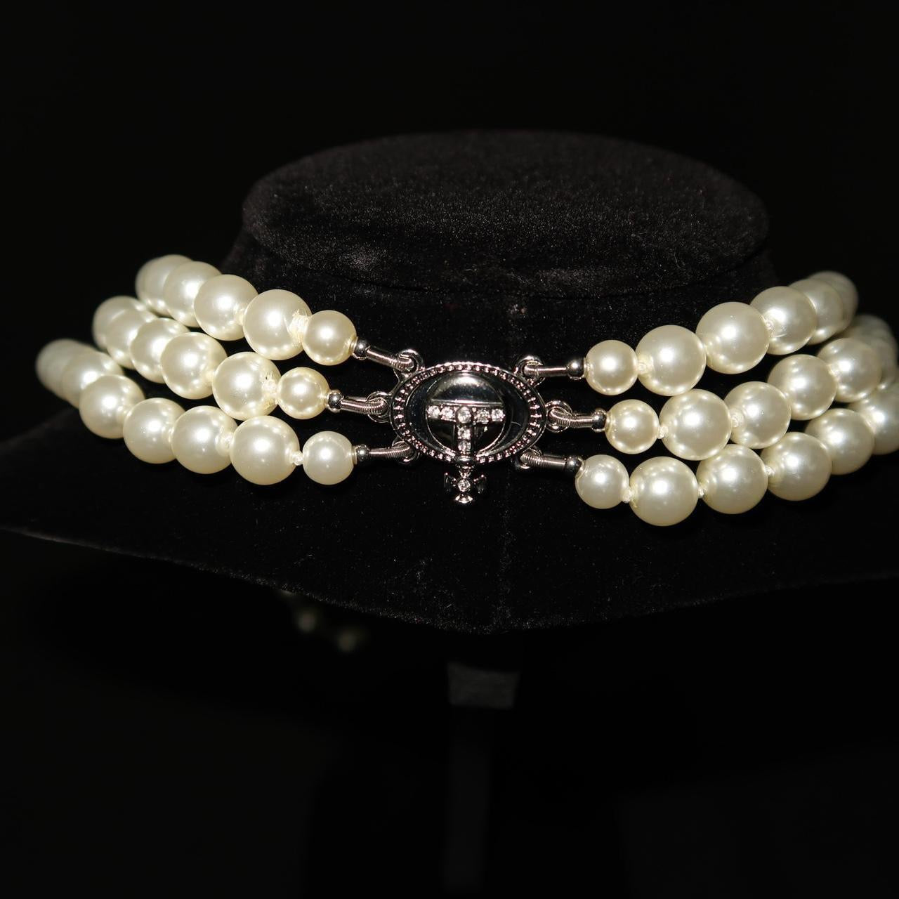 Vivienne Westwood Nana Broken Pearl Silver Tone Chocker Necklace