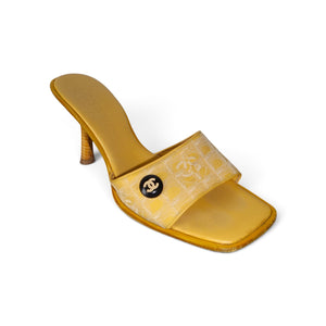 Chanel Coco Mark Travel Line SS 04 Heels